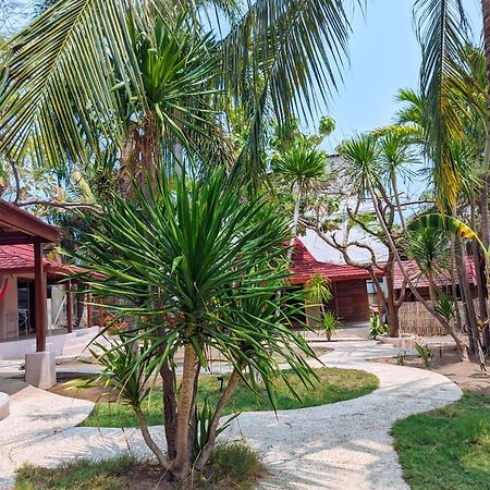 Jati Village, Party Hostel And Bungalows Gili Trawangan Kültér fotó