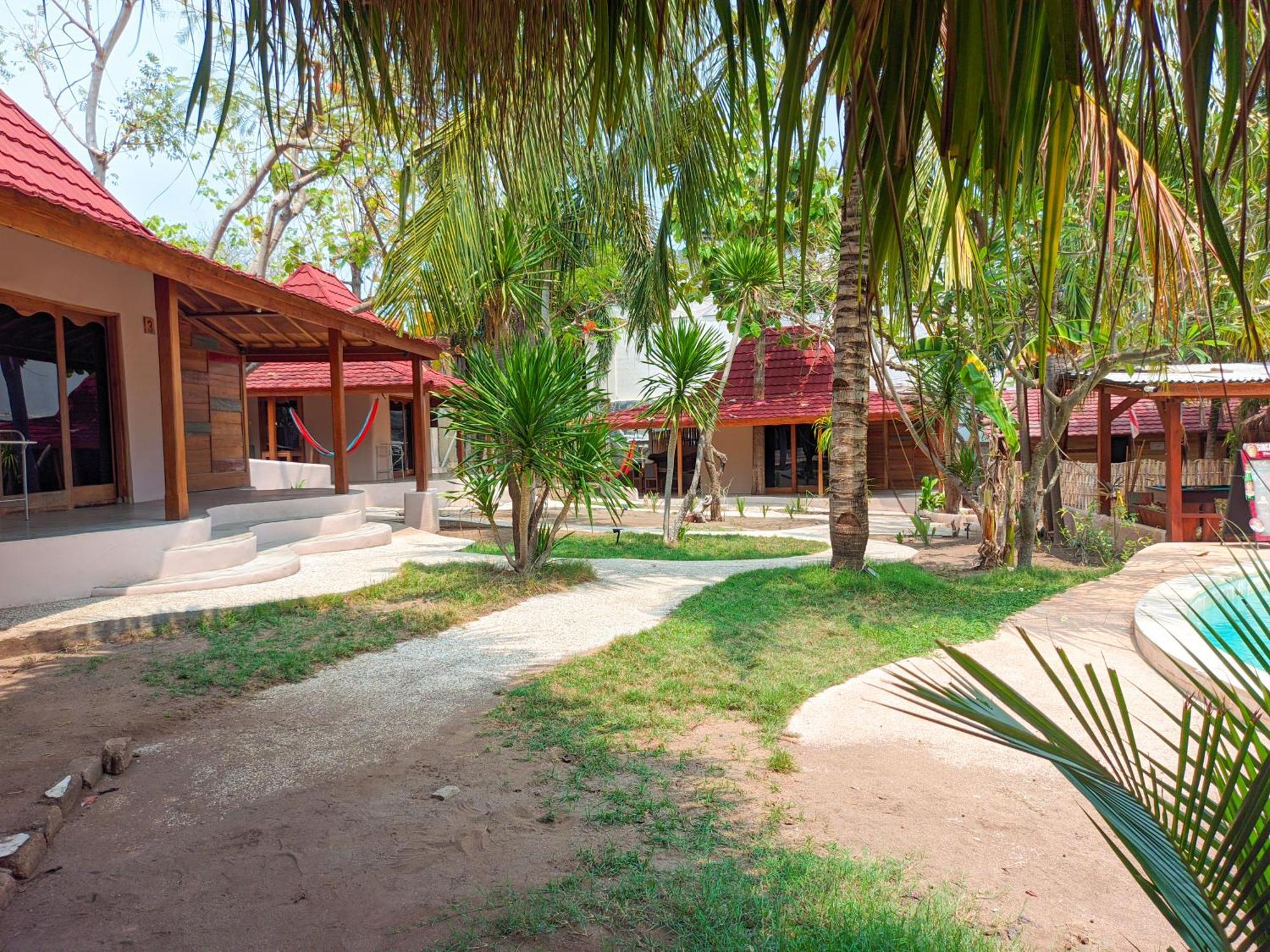 Jati Village, Party Hostel And Bungalows Gili Trawangan Kültér fotó